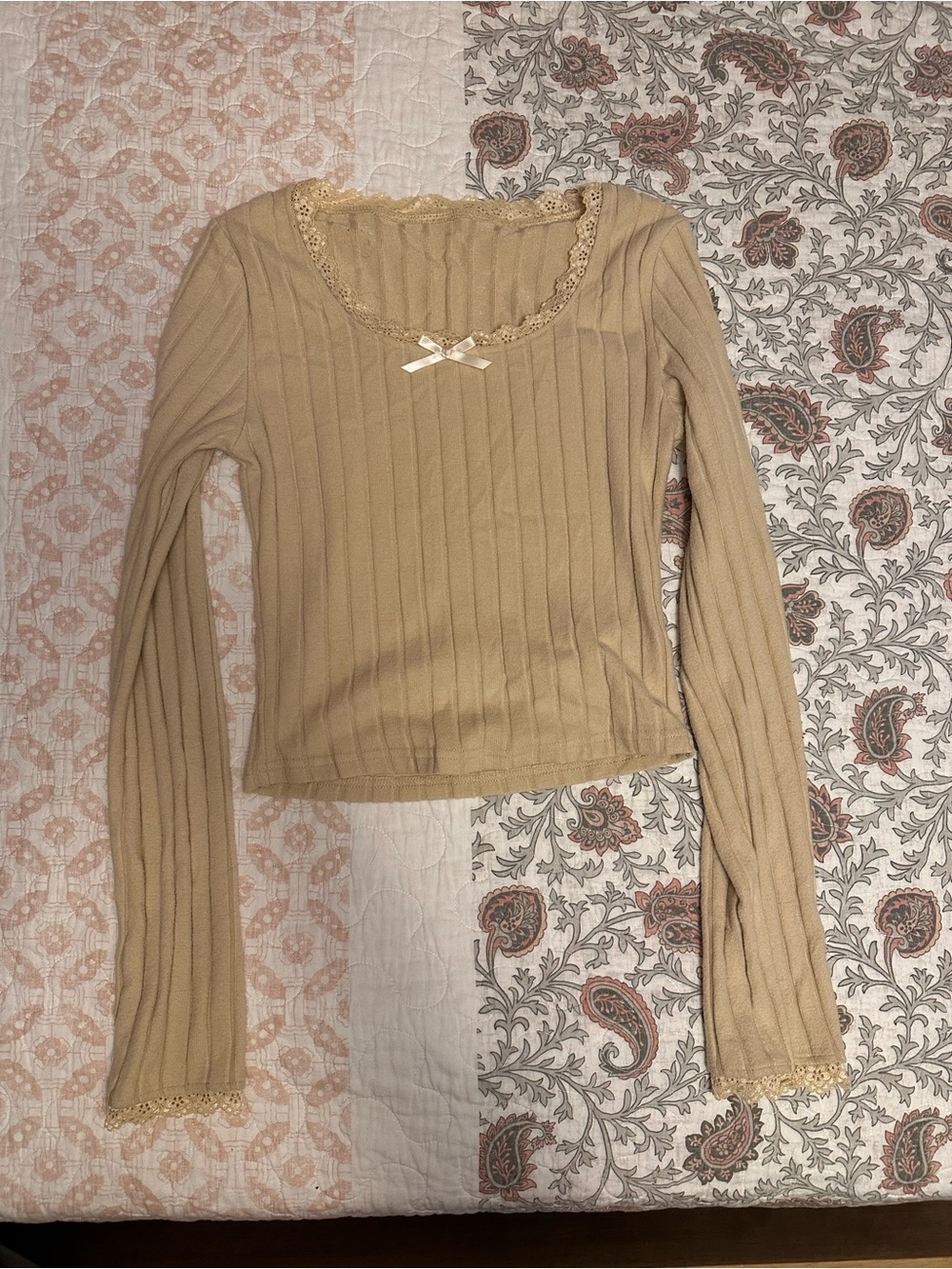 Dazy Ribbed Long-Sleeve Lace Trim Top in Beige